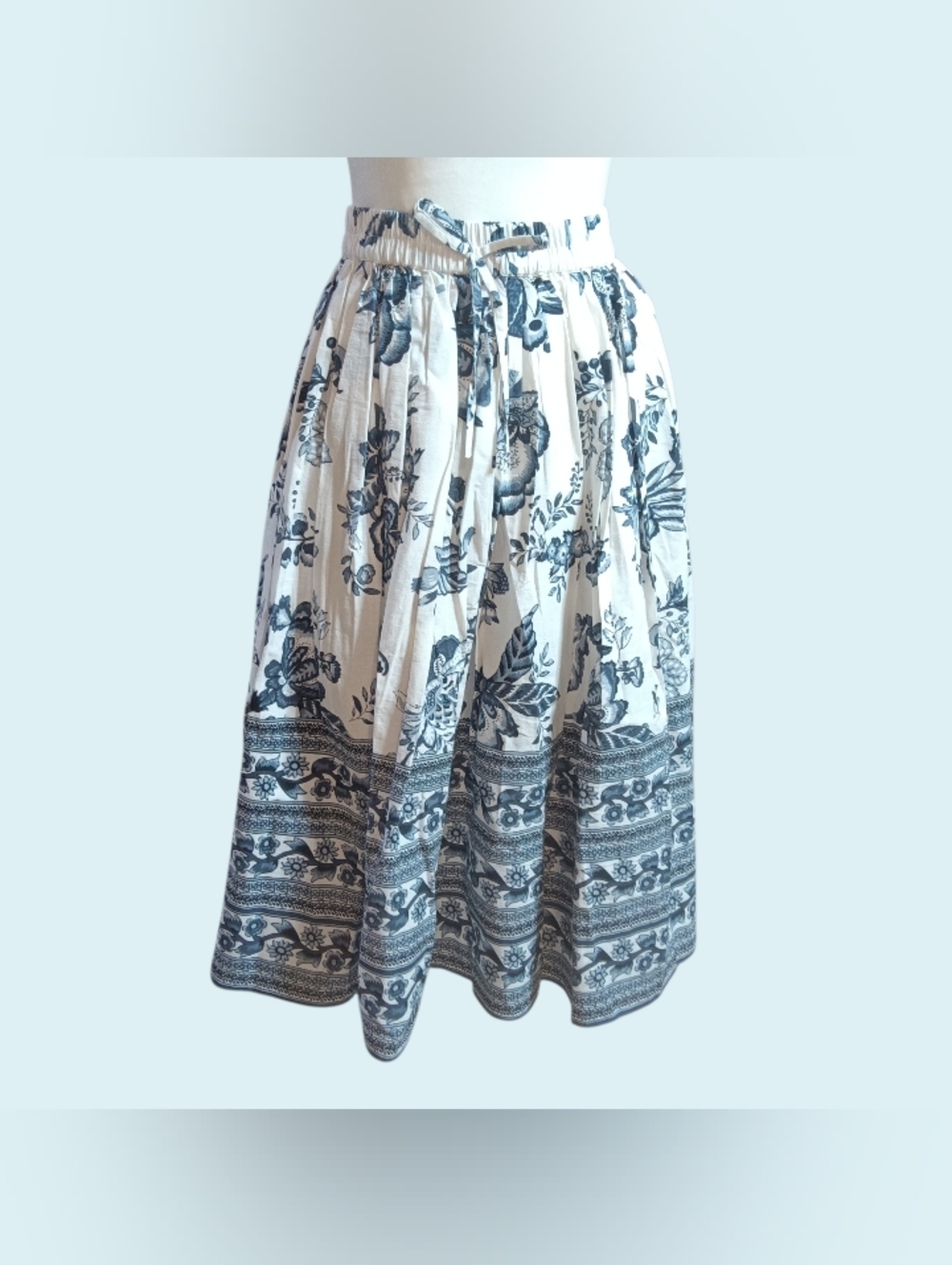 Blue Floral Prairie Skirt Size Large NWOT Collections Etc